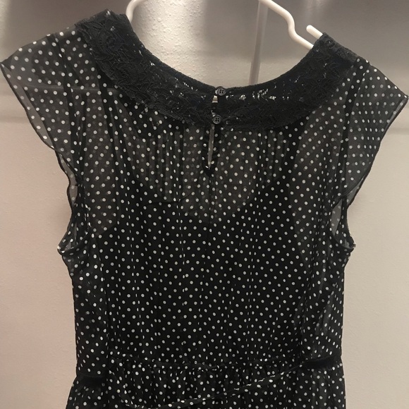 Mid length dress - Picture 2 of 3